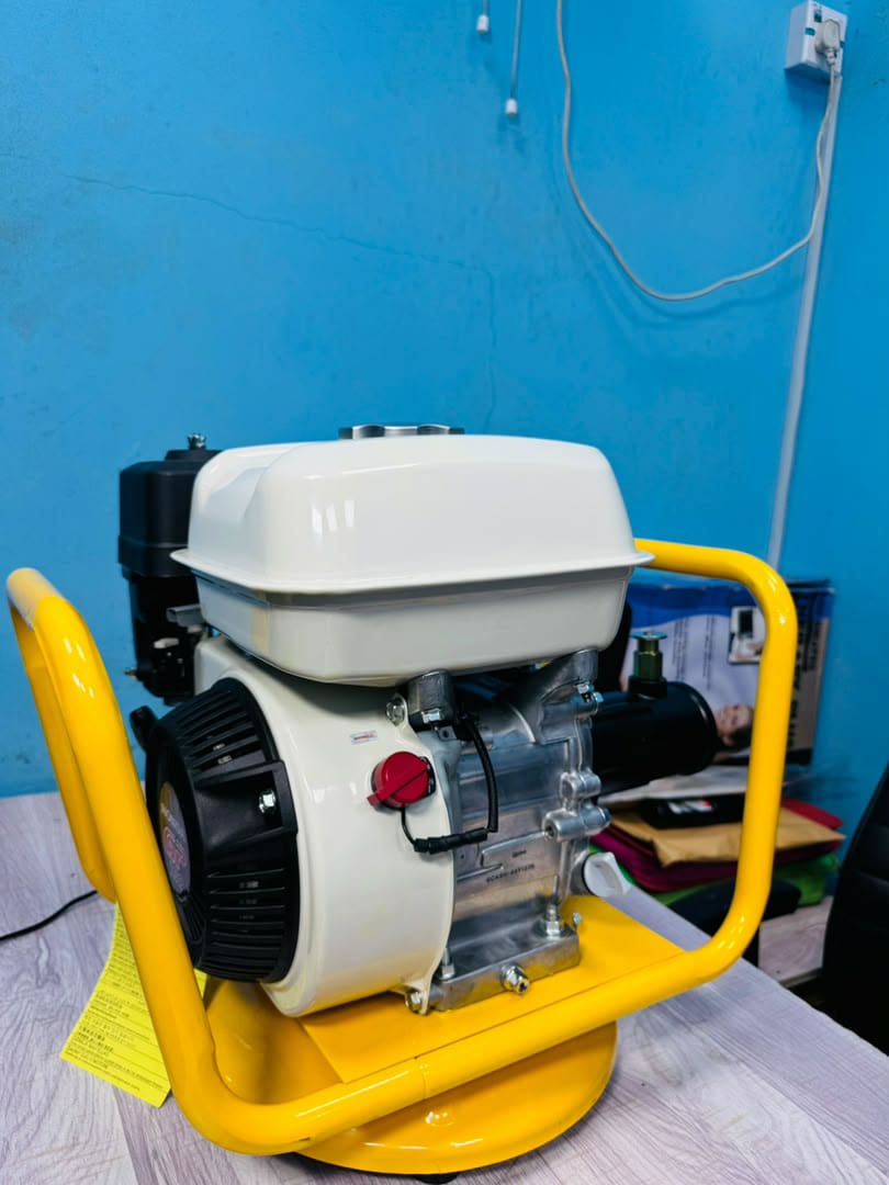 Honda GX Engine Water Pump - White/Yellow Frame, 3"